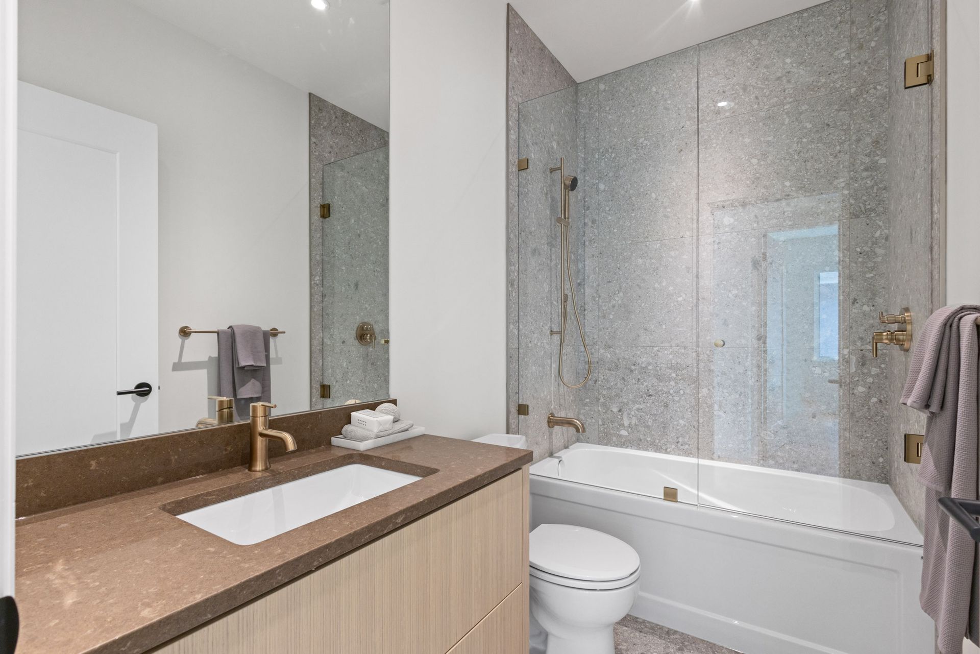 16 at 1 - 1243 E 27th Avenue, Knight, Vancouver East