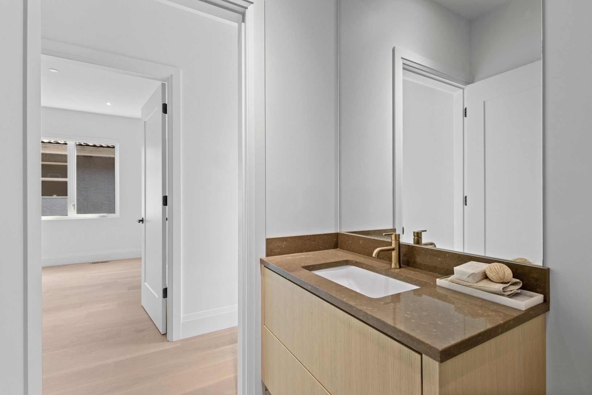 17 at 1 - 1243 E 27th Avenue, Knight, Vancouver East