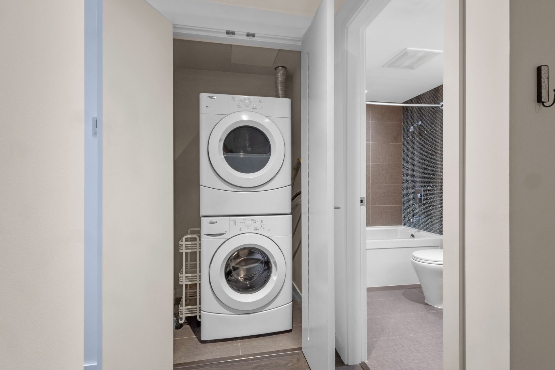 solo13 at 1806 - 4485 Skyline Drive, Brentwood Park, Burnaby North