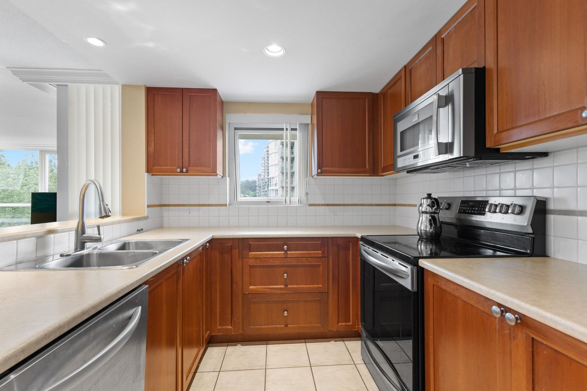 235-guildford-way-north-shore-pt-moody-port-moody-07 at 903 - 235 Guildford Way, North Shore Pt Moody, Port Moody