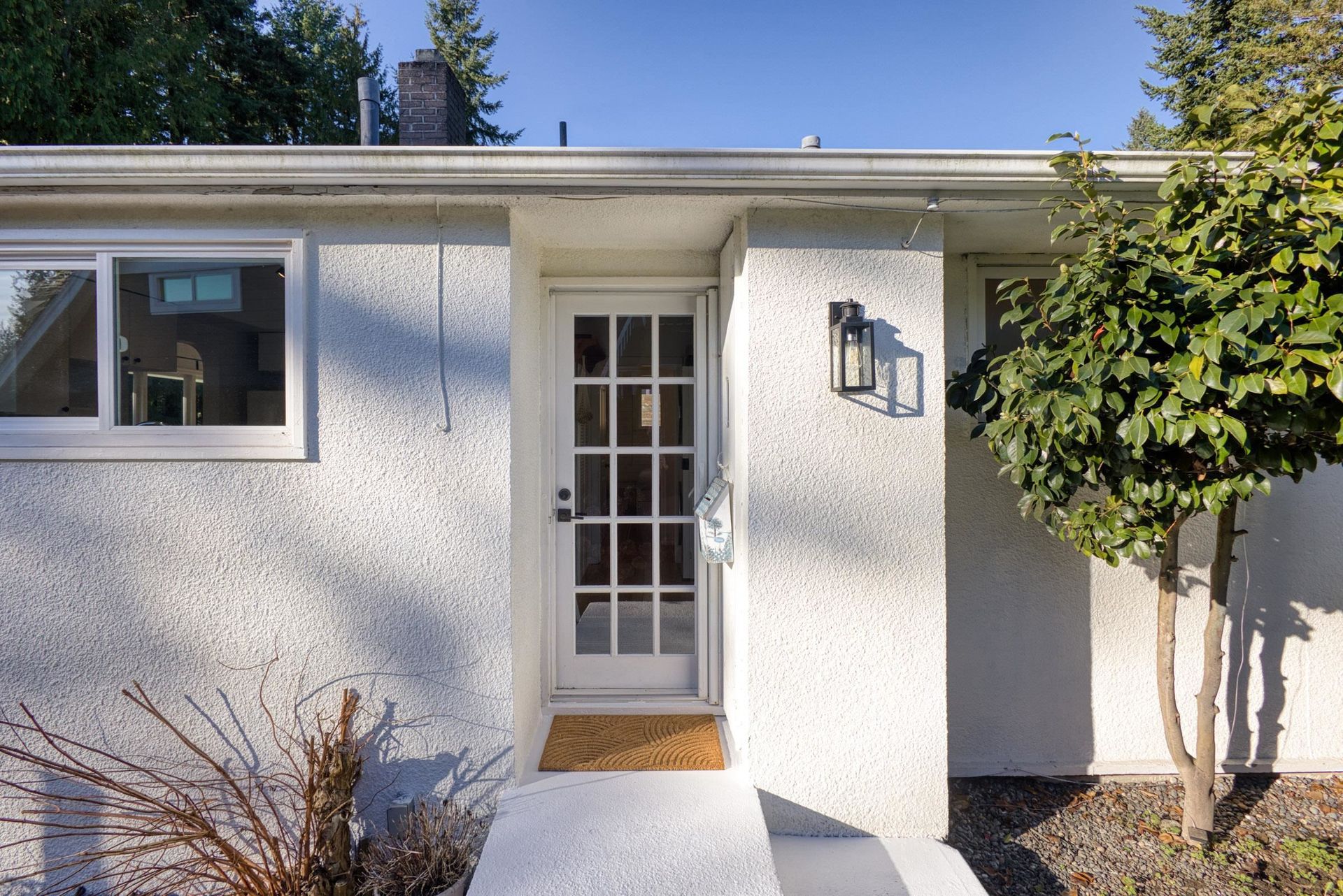 1275-brantwood-road-capilano-nv-north-vancouver-03 at 1275 Brantwood Road, Capilano NV, North Vancouver