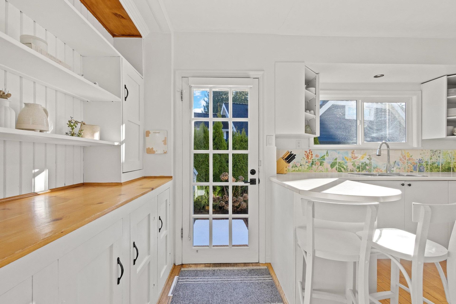 1275-brantwood-road-capilano-nv-north-vancouver-04 at 1275 Brantwood Road, Capilano NV, North Vancouver