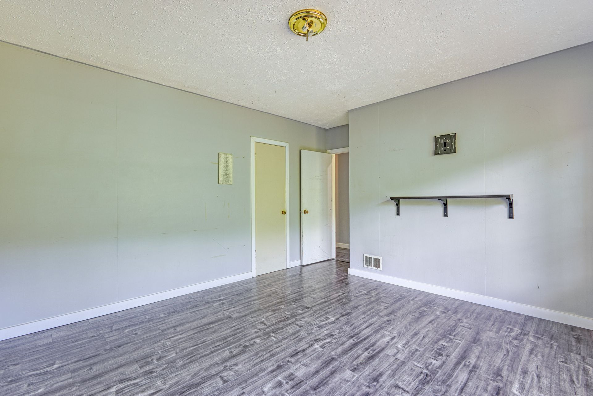 lang_b_4 at 5860 256 Street, Salmon River, Langley