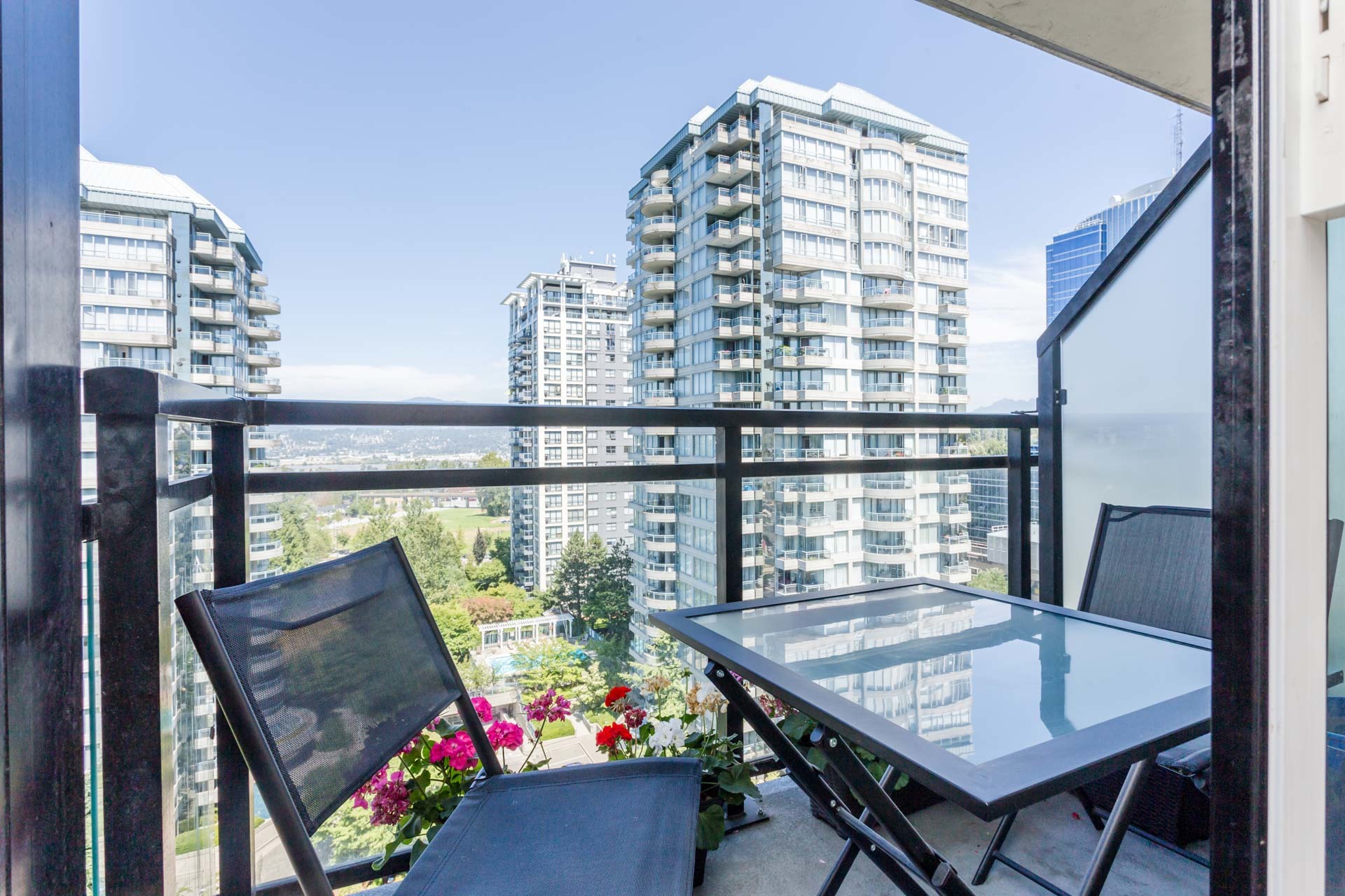 34786_18 at 1210 - 13380 108 Avenue, Whalley, North Surrey