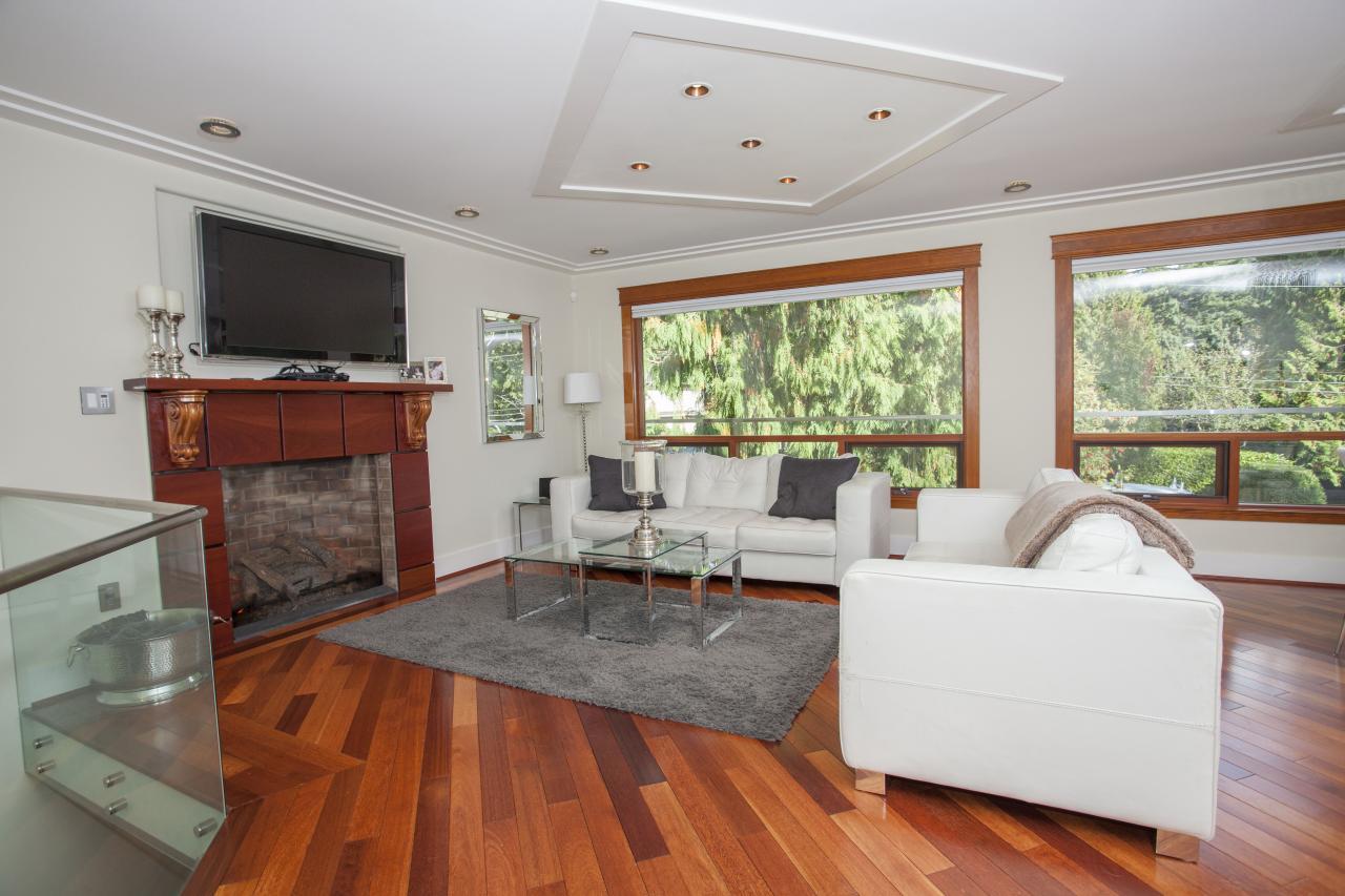 Living room with Large Gas Fireplace