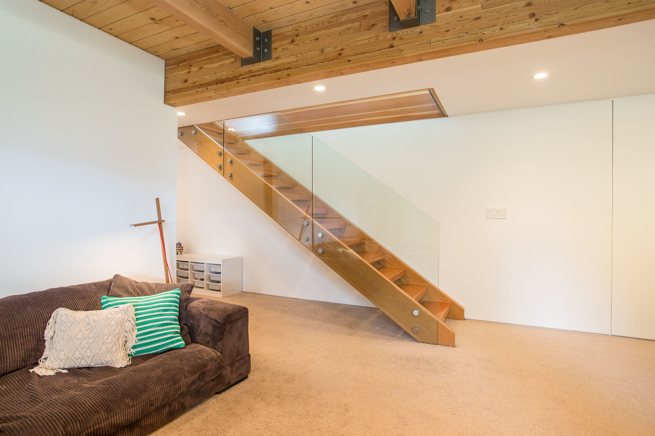 6450-rosebery-ave-horseshoe-bay-high-25