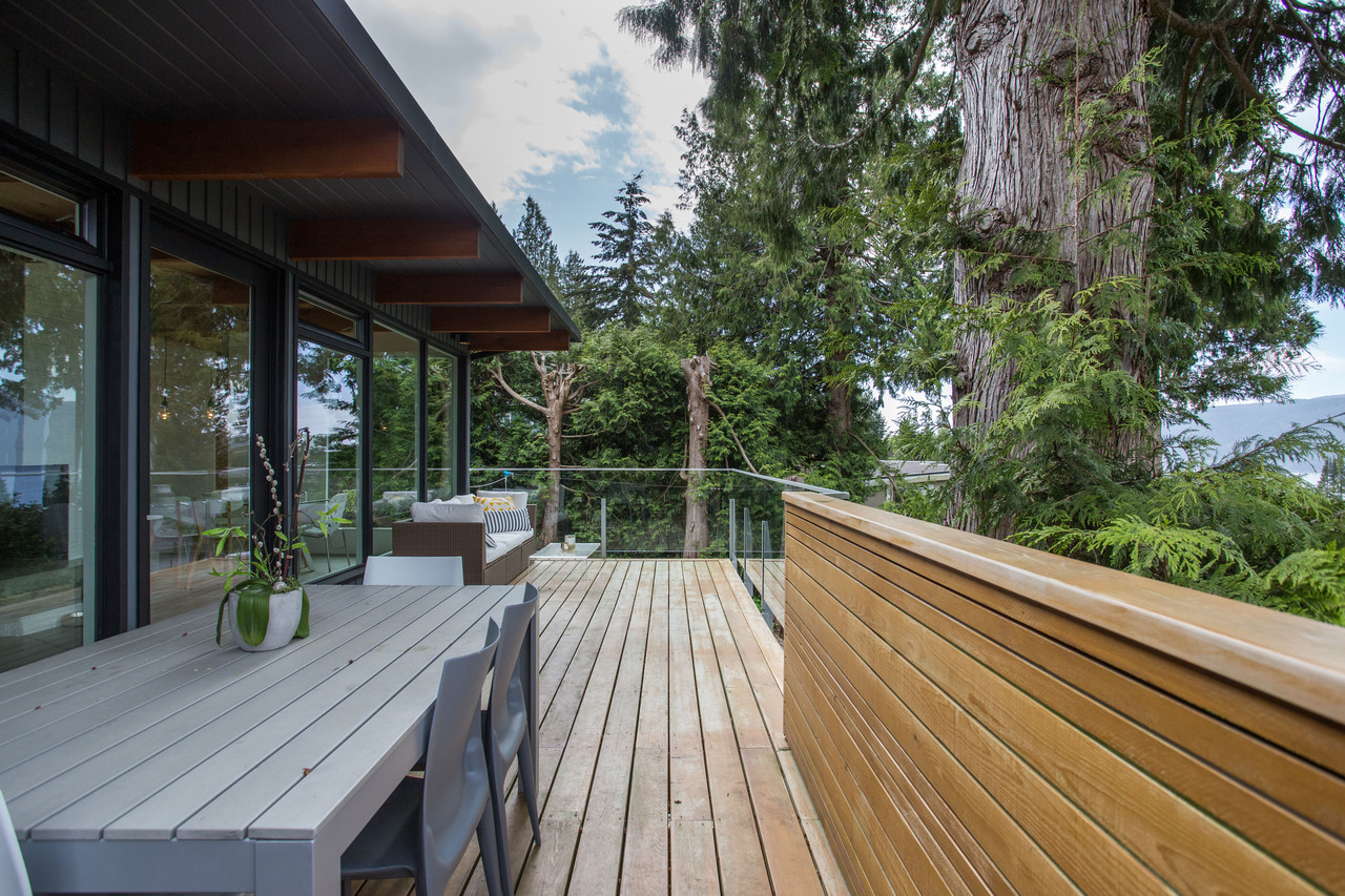 6450-rosebery-ave-horseshoe-bay-high-30