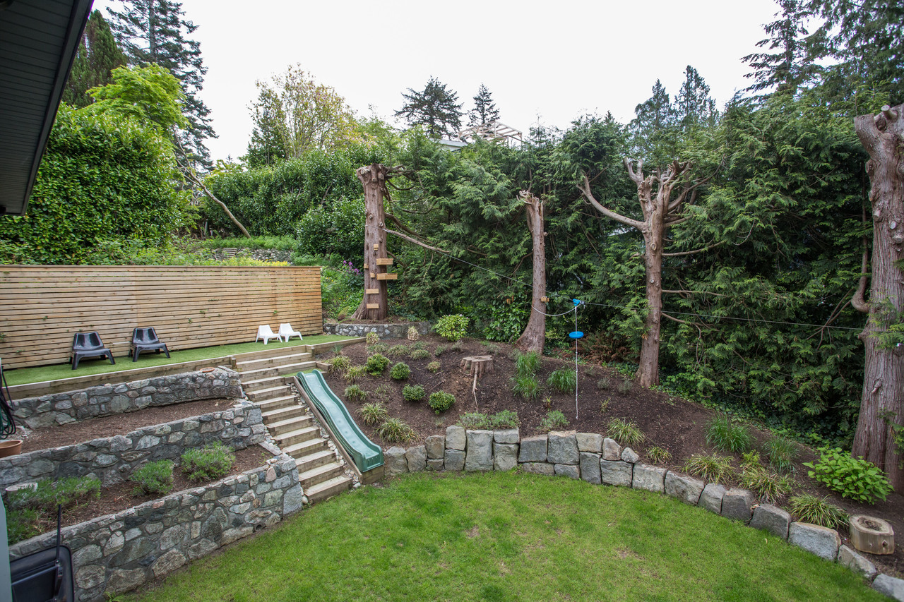 6450-rosebery-ave-horseshoe-bay-high-34
