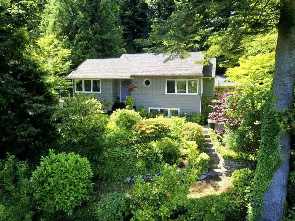 6495-wellington-avenue-horseshoe-bay-wv-west-vancouver-01