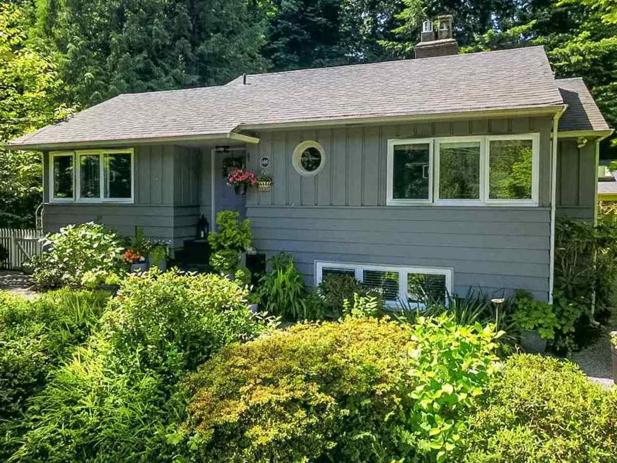 6495-wellington-avenue-horseshoe-bay-wv-west-vancouver-02