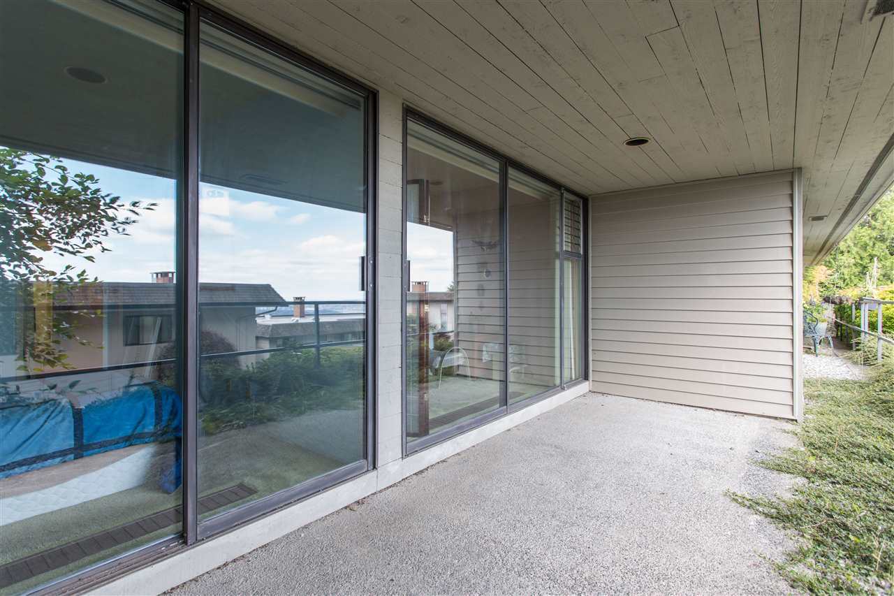2250-folkestone-way-panorama-village-west-vancouver-29