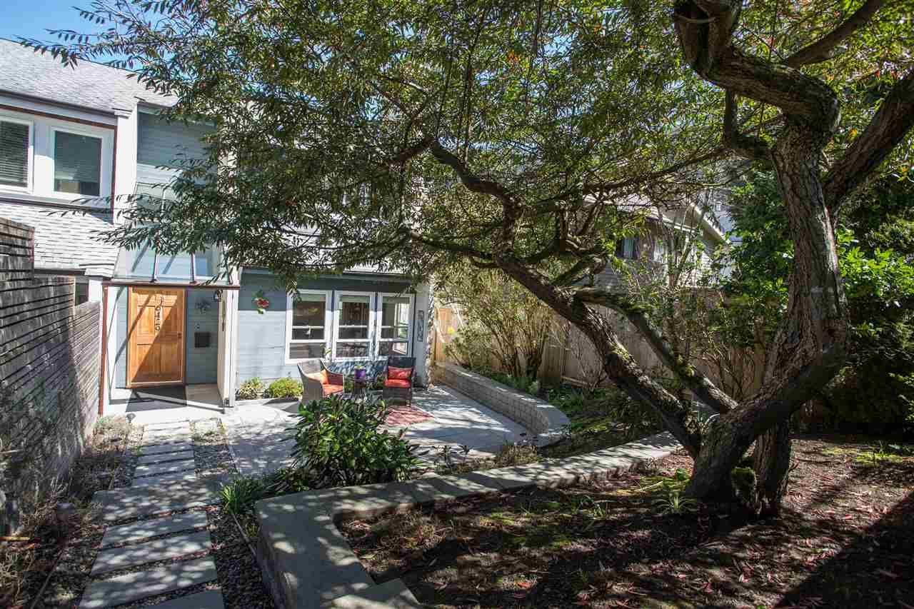 6429-douglas-street-horseshoe-bay-wv-west-vancouver-01