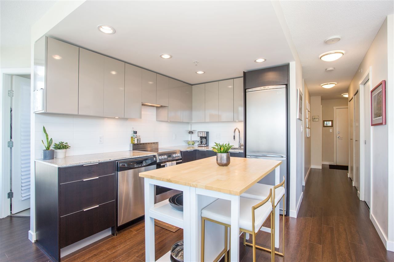 445-w-2nd-avenue-false-creek-vancouver-west-13
