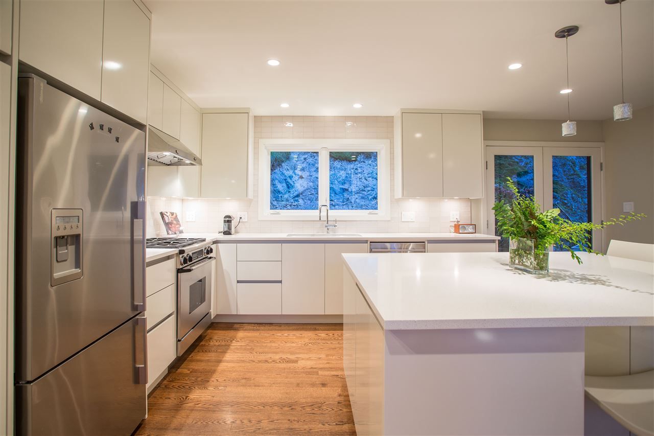 6965-marine-drive-whytecliff-west-vancouver-12