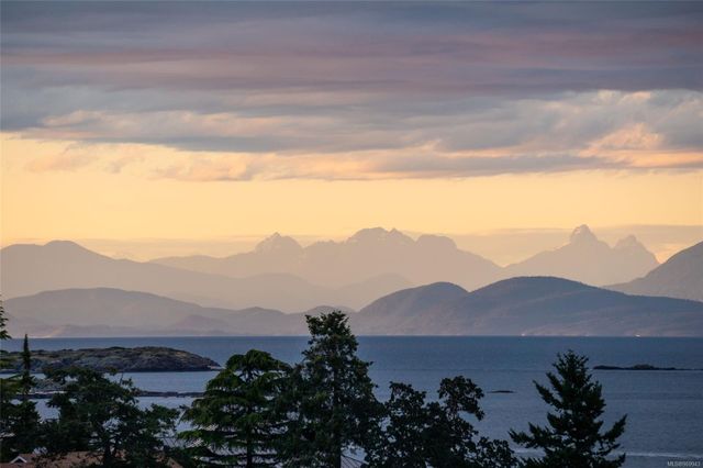 3529-dolphin-nanoose-parksvillequalicum-01 at 402 - 3529 Dolphin Drive, Nanoose, Parksville/Qualicum