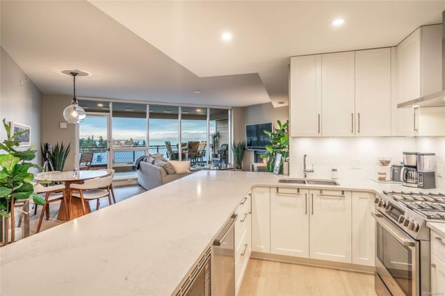 3529-dolphin-nanoose-parksvillequalicum-07 at 402 - 3529 Dolphin Drive, Nanoose, Parksville/Qualicum