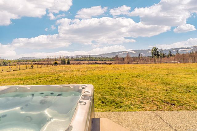 2070-sun-king-erringtoncoombshilliers-parksvillequalicum-03 at 2070 Sun King Road, Errington/Coombs/Hilliers, Parksville/Qualicum