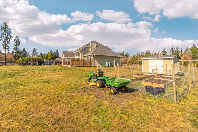 2070-sun-king-erringtoncoombshilliers-parksvillequalicum-43 at 2070 Sun King Road, Errington/Coombs/Hilliers, Parksville/Qualicum