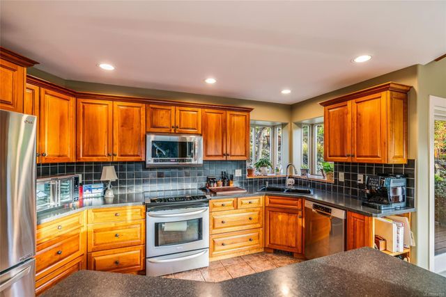 3380-redden-fairwinds-parksvillequalicum-04 at 3380 Redden Road, Fairwinds, Parksville/Qualicum