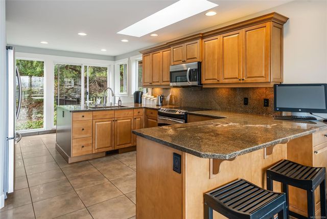 Kitchen Bench View at 1567 Haida Way, Nanoose, Parksville/Qualicum