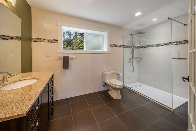 Bathroom at 1567 Haida Way, Nanoose, Parksville/Qualicum
