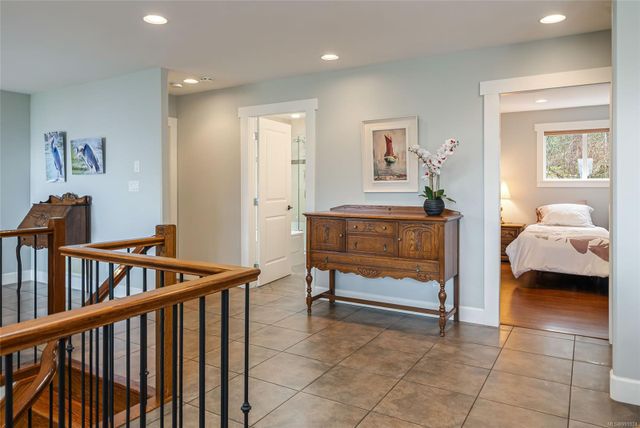 Hallway at 1567 Haida Way, Nanoose, Parksville/Qualicum