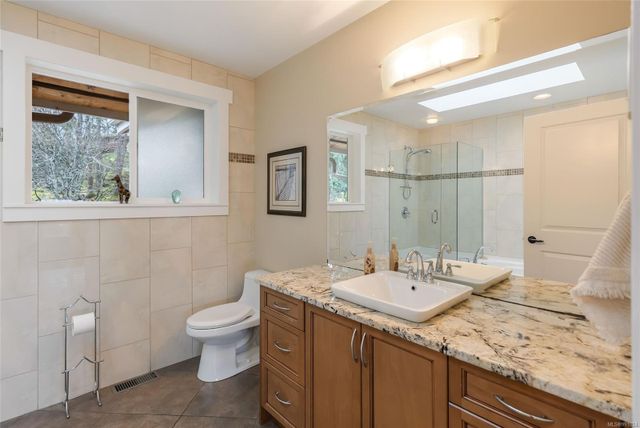 Bathroom/Toilet at 1567 Haida Way, Nanoose, Parksville/Qualicum