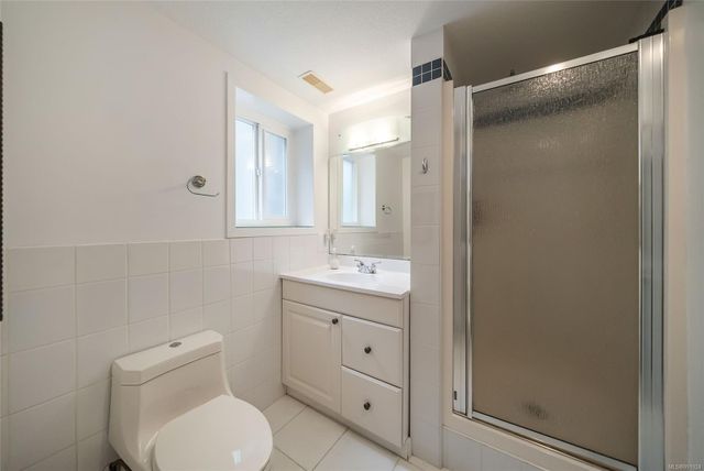 Toilet at 1567 Haida Way, Nanoose, Parksville/Qualicum