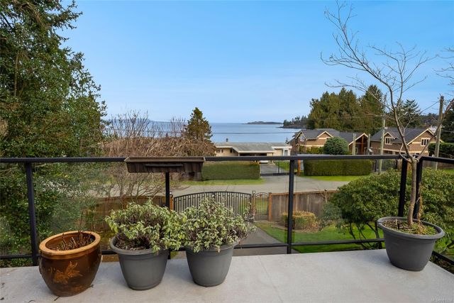 Balcony at 1567 Haida Way, Nanoose, Parksville/Qualicum