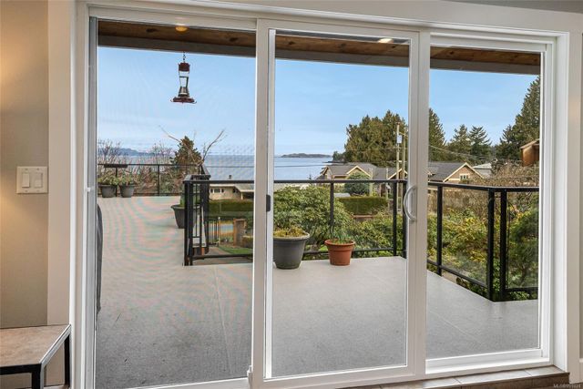 Sliding Door Views at 1567 Haida Way, Nanoose, Parksville/Qualicum