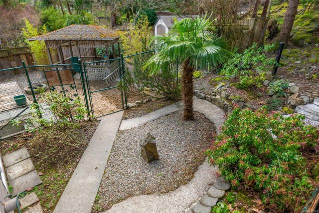 Garden Area at 1567 Haida Way, Nanoose, Parksville/Qualicum