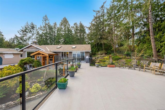 Deck at 1567 Haida Way, Nanoose, Parksville/Qualicum