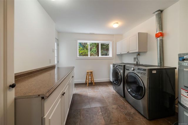 Laundry Room at 1567 Haida Way, Nanoose, Parksville/Qualicum