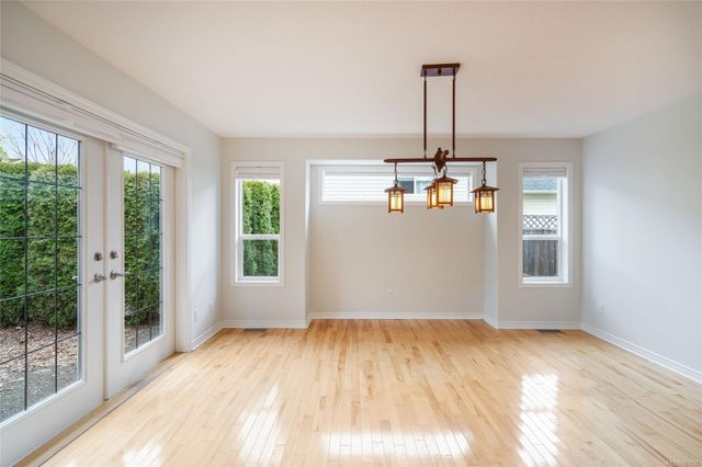 Dining Space at 426 Willow Street, Parksville, Parksville/Qualicum