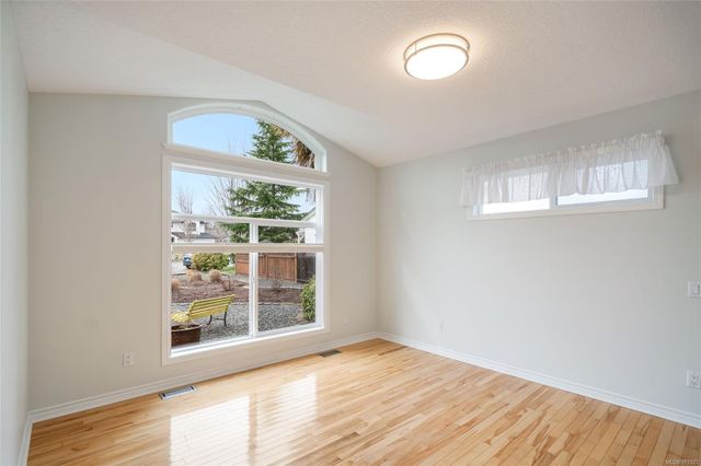 Bedroom at 426 Willow Street, Parksville, Parksville/Qualicum