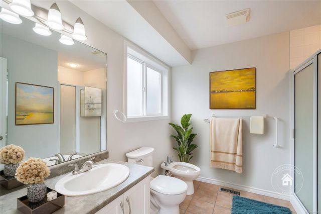 Virtually Staged Bathroom at 426 Willow Street, Parksville, Parksville/Qualicum