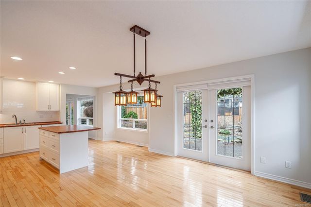 Open plan Spaces at 426 Willow Street, Parksville, Parksville/Qualicum