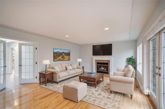 Virtually Staged Living Space at 426 Willow Street, Parksville, Parksville/Qualicum