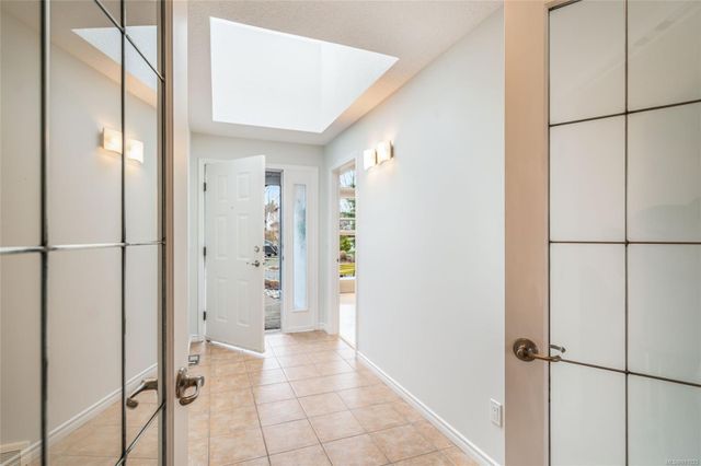 Hallway view at 426 Willow Street, Parksville, Parksville/Qualicum