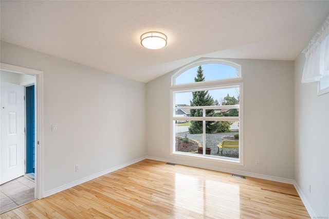 Bedroom at 426 Willow Street, Parksville, Parksville/Qualicum