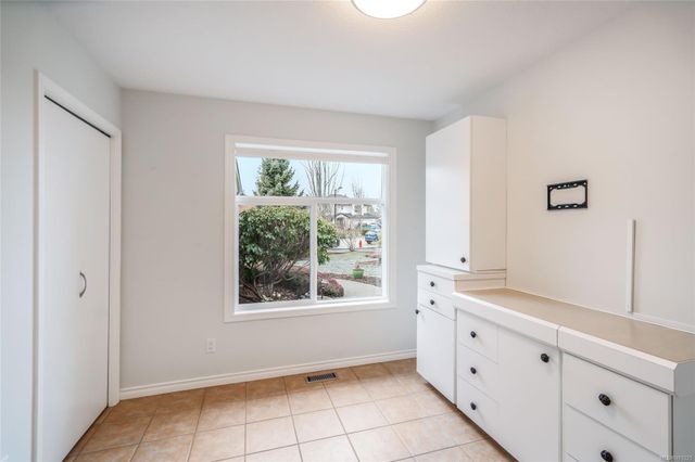 Bedroom with storage at 426 Willow Street, Parksville, Parksville/Qualicum