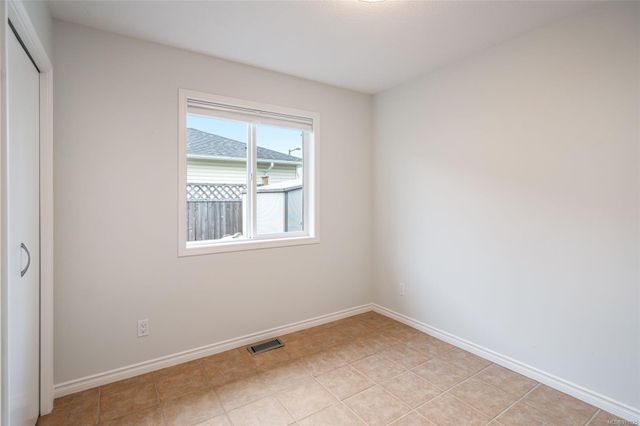 Bedroom at 426 Willow Street, Parksville, Parksville/Qualicum