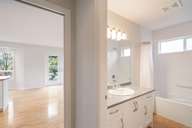 Bathroom and Hallway at 426 Willow Street, Parksville, Parksville/Qualicum