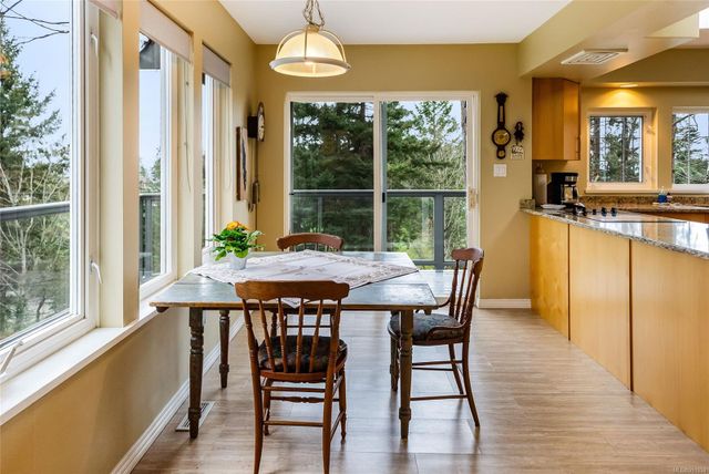 Eating Area at 2345 Eaglesfield Place, Fairwinds, Parksville/Qualicum
