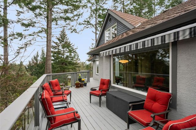 Deck at 2345 Eaglesfield Place, Fairwinds, Parksville/Qualicum