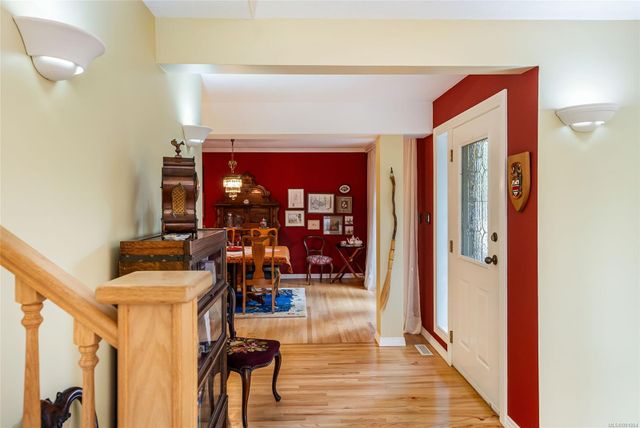 Entrance at 2345 Eaglesfield Place, Fairwinds, Parksville/Qualicum