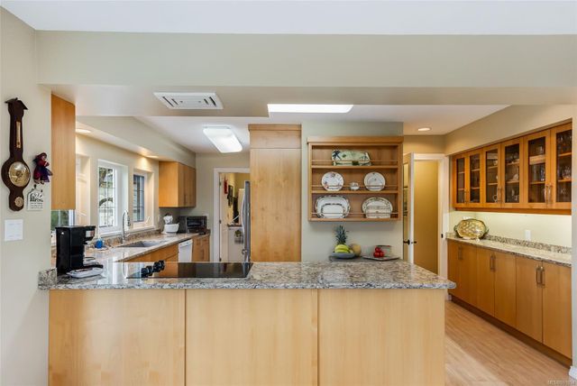 Kitchen Bench at 2345 Eaglesfield Place, Fairwinds, Parksville/Qualicum
