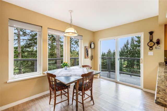 Eating Area at 2345 Eaglesfield Place, Fairwinds, Parksville/Qualicum