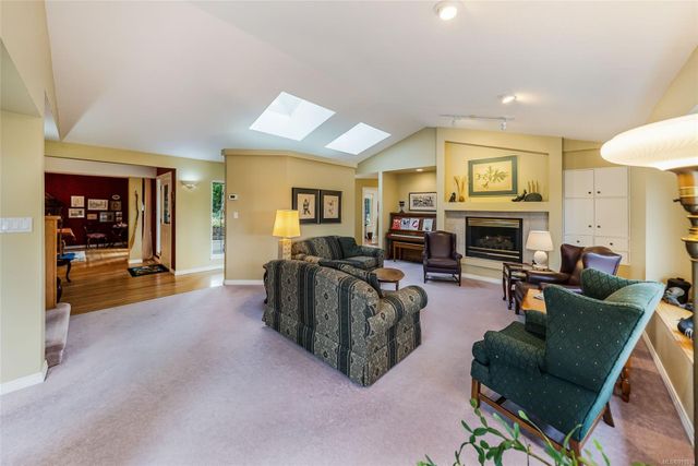 Living Area at 2345 Eaglesfield Place, Fairwinds, Parksville/Qualicum
