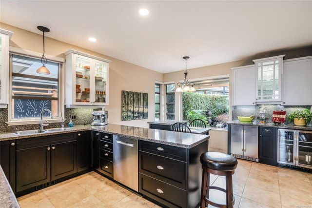 Kitchen at 3554 Goodrich Road, Fairwinds, Parksville/Qualicum Kitchen at 3554 Goodrich Road, Fairwinds, Parksville/Qualicum